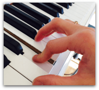 para mi Amplificador Plisado The Amazing Fingercise Cup, A DIY Tool For Fixing Your Piano Student's  Collapsing Finger Joints - Teach Piano Today